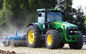 John Deere: Continued Reduction in Workforce After Tariffs and Low Demand