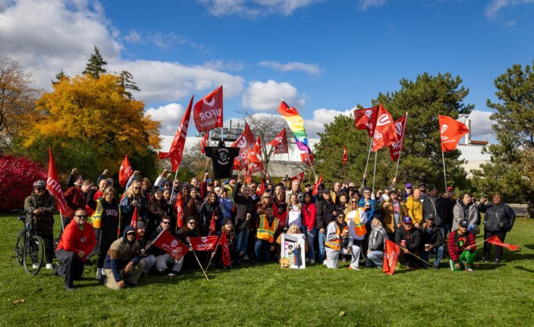 Unifor Local 1285 workers rally